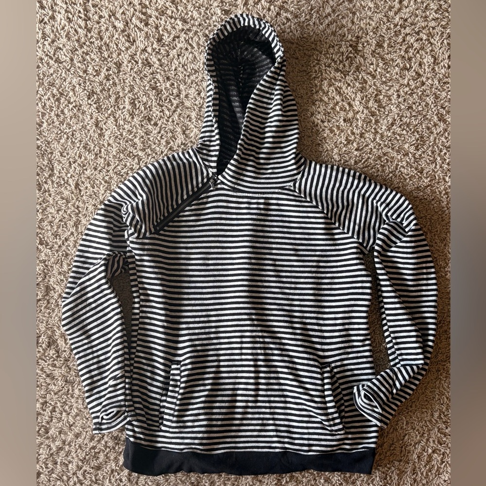 Cable & Gauge Monochrome Striped Top